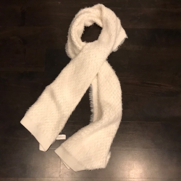 Banana Republic Accessories - 🆕 Banana Republic Scarf